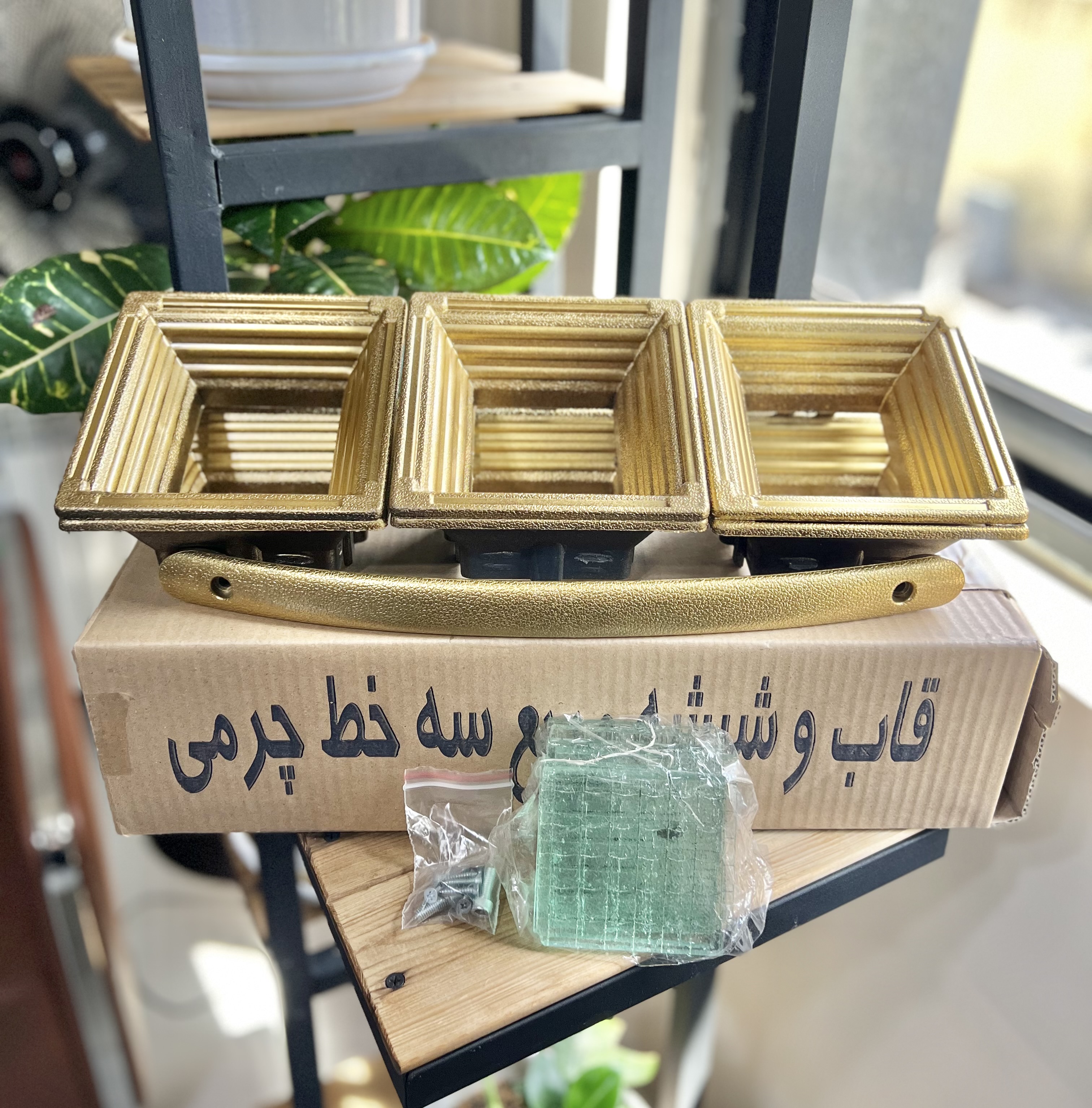 قاب شیشه درب لولایی آسانسور